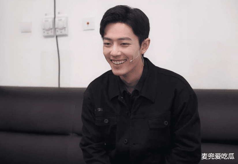 肖战|肖战录制吃播？眼部红肿满脸疲惫，被迫营业状态较差？