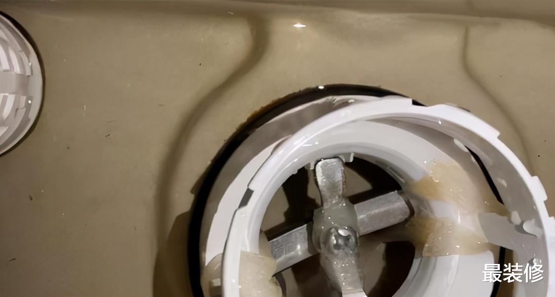 最装修 卫生间这3样被拉进黑名单的东西,家里有的赶紧扔掉,太占地方了