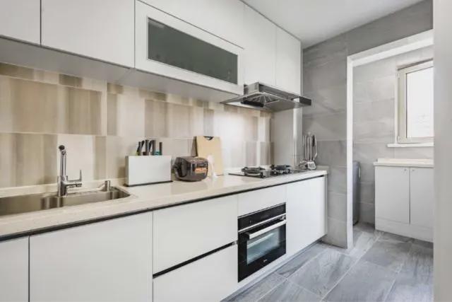 多个阳台别浪费,学他家垫高25cm做个品茶区,太惬意了!晒晒全屋