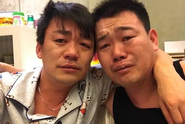 王宝强|他年收入过1000万，身价上亿，为何哥哥还在老家卖烧饼呢