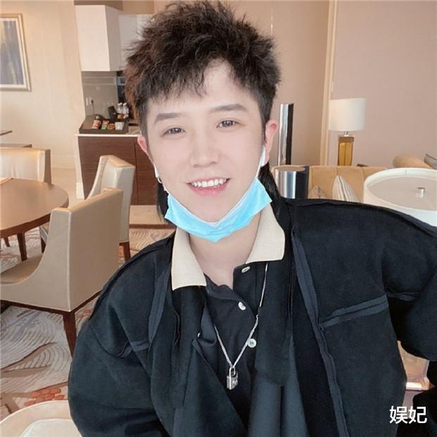 郭聪明|23岁千万粉丝网红“封麦”，全身肌肉震颤，上下楼都要扶！