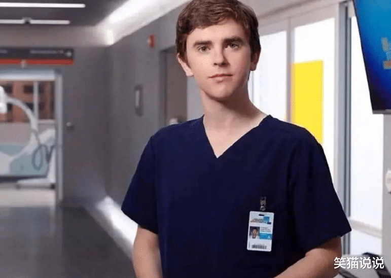 官宣|英国男星海默官宣结婚，曾饰演《查理和巧克力工厂》，未公开新娘身份！