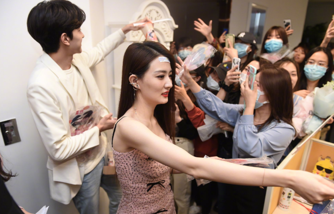 徐璐|和张铭恩分手后徐璐开挂？当初嫌弃她脸大，今美到认不出