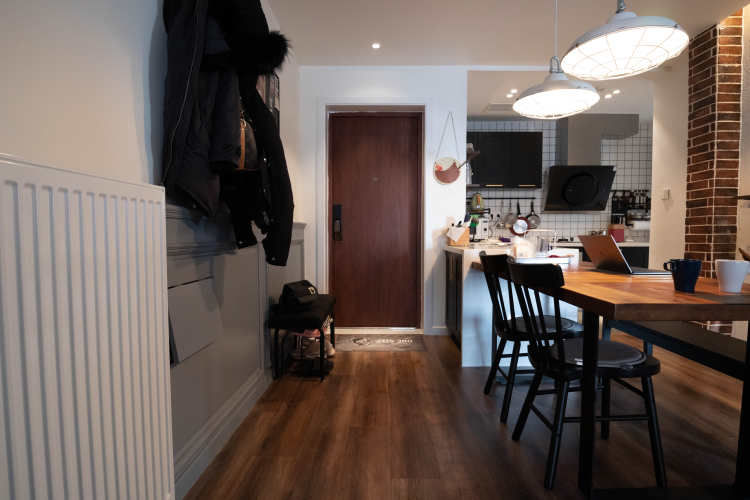 |24万装出70㎡复古风两居,低调奢华有气质,二人世界太美好了