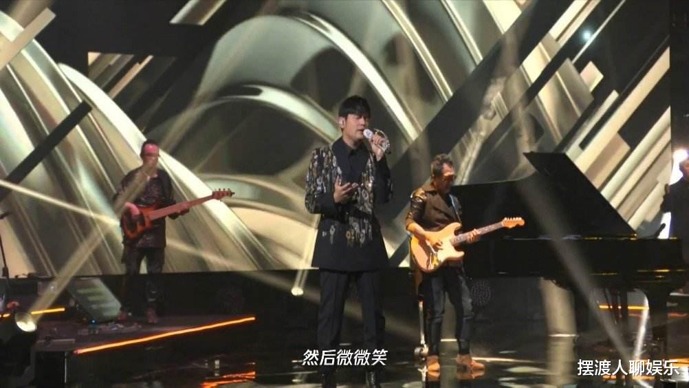 周杰伦|周董亮相TMEA，一首《搁浅》勾起无数回忆，网友直呼“周董YYDS”