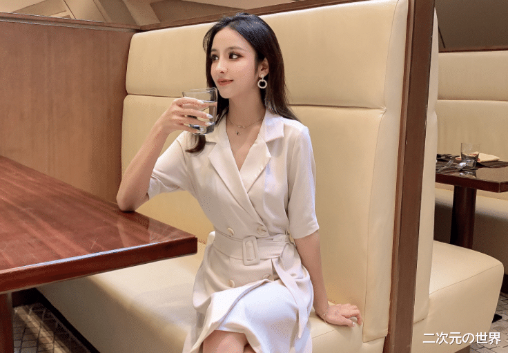 谢安然|谢安然自爆家庭不幸却活出热爱,惹网友心疼:擦边球网红都学着点