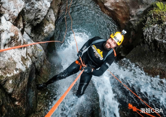 丁彥雨航|CBA三消息：廣廈外援游山玩水，京遼開(kāi)啟圣誕大戰(zhàn)，小丁傷完又傷
