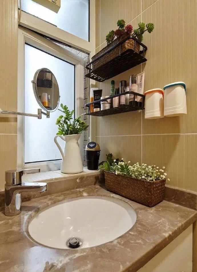 简约风的三居室,简单装修超好看,入户就被餐厅迷住,实用大气