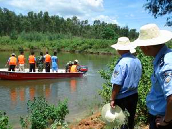 情趣奇闻|22岁女模特失踪，打车遇恶徒，被抢劫奸杀