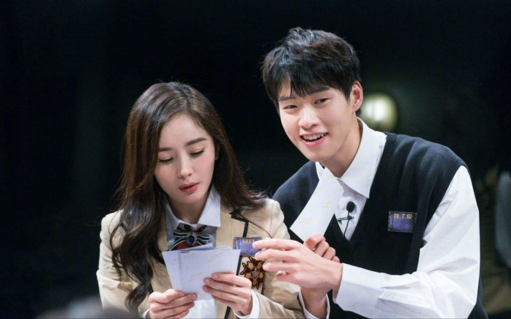 汪峰|汪峰第29次冲击头条失败！启动巡演计划遭赵丽颖截胡，网友赞其人设不倒