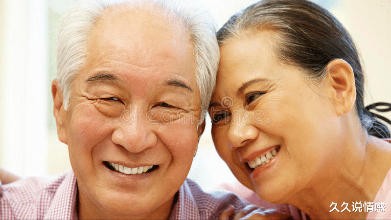 久久说情感|再婚嫁给65岁男人，56岁阿姨哭诉：他太折腾我了，让人根本受不了