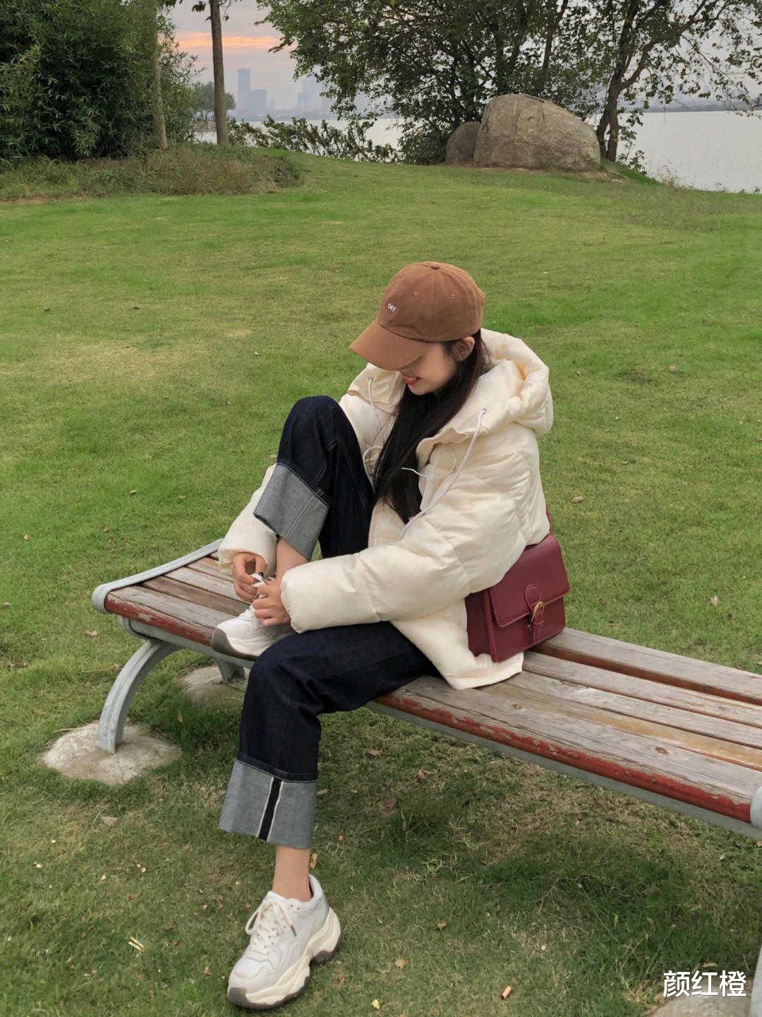 颜红橙 肤色蜡黄，暗沉的女生怎么穿才洋气？尝试这些单品，显白又有气场