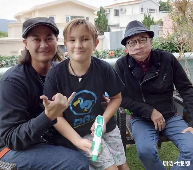 许冠杰|越活越年轻！73岁香港著名歌神在自家花园开派对，大儿子患膀胱癌已痊愈