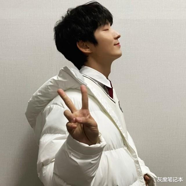 李准基|39岁“花美男”李准基拍新剧，逆龄高中生造型帅气十足