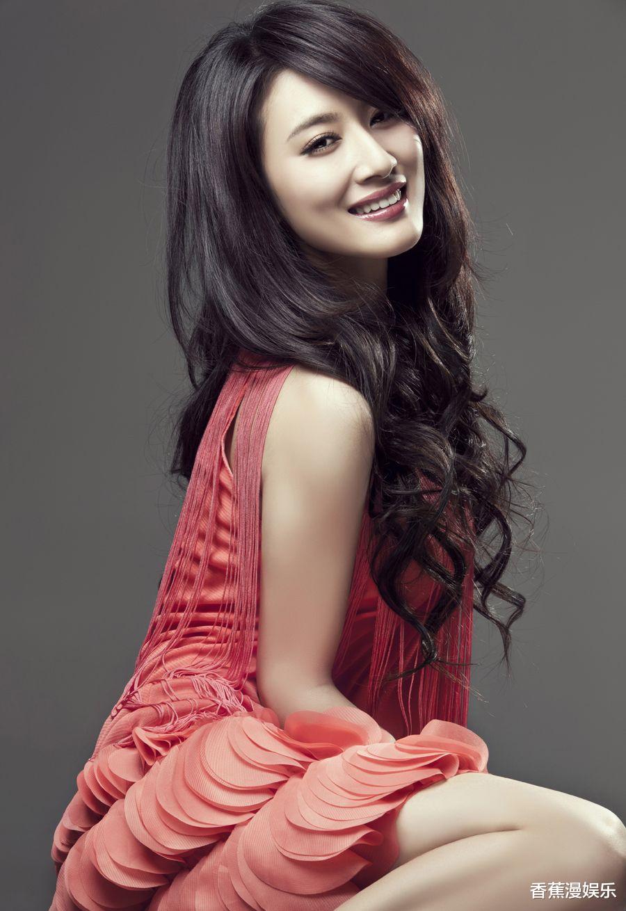 温碧霞|因改动剧本被于正除名，又因利益与佟丽娅分道扬镳