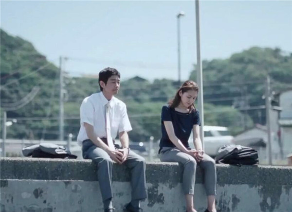 明月的小清风 女子去男方家,对方父母爱答不理,给200元红包,女子暴怒欲分手