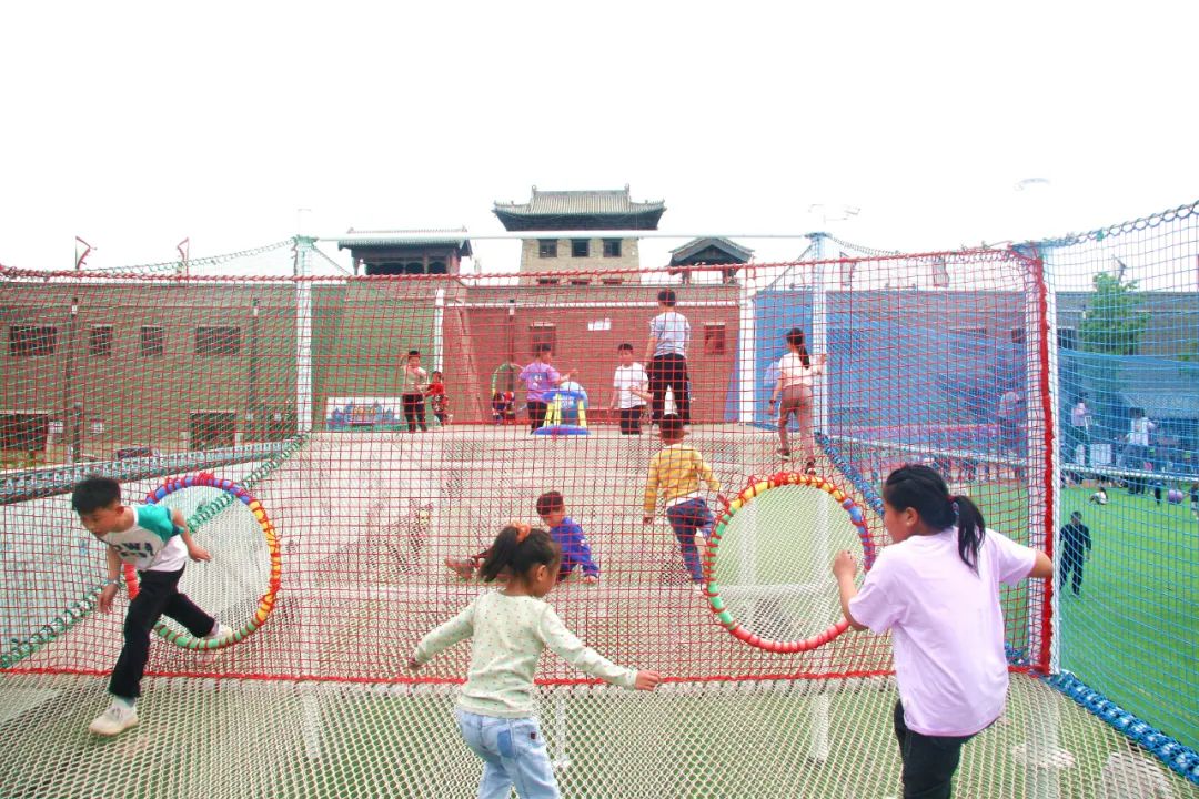 郓城县广播电视台 五一亲子游哪里好？水浒好汉城从早玩到晚！