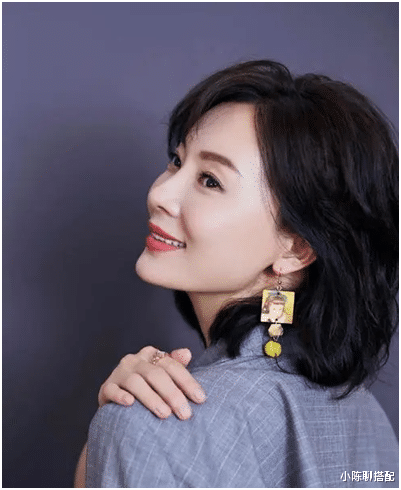 运动 张曼玉瘦了反而脱相，中年女人不用担心身材变胖，时尚感更重要