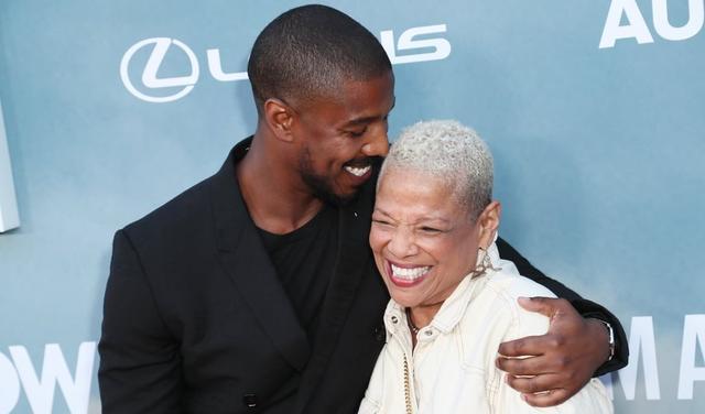 |好莱坞大牌男星们和他们的妈妈在一起的开心、甜蜜的合照