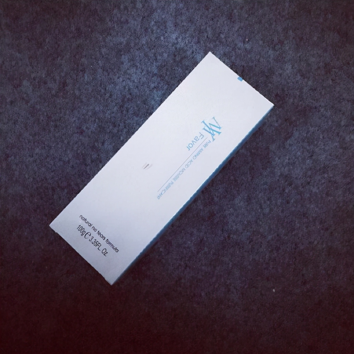 闻人嘉悦 洗面奶推荐：温和清洁油脂与污垢，深入毛孔清洁，柔软肌肤粗糙