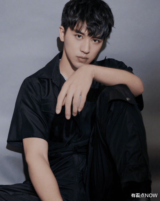 杨洋|成名早期的不公待遇！杨洋中毒，彭楚粤喝油漆，许魏洲护膝被藏针