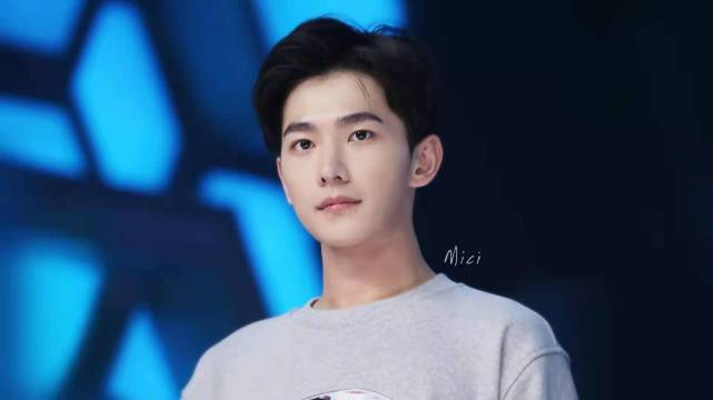 杨洋|杨洋发文恭喜杨倩夺冠，从拉踩到关注自家成长明显，完全不理会新剧将播