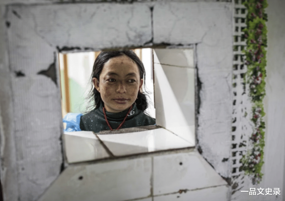 医生 花季少女遭人侵犯，冒险生下三个孩子，2年前的这起案件让人痛心