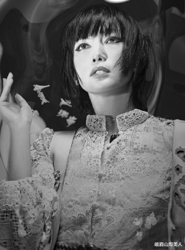 李冰冰|?49岁李冰冰也太敢剪头发了，网友直呼：气质大变差点认不出