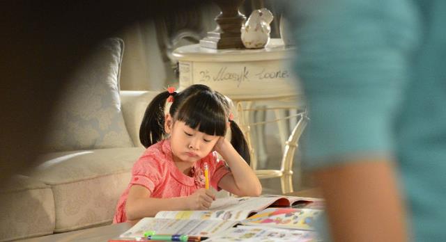 林心如|有种“贵族”叫林心如女儿，用金碗吃饭，出生便有过亿资产