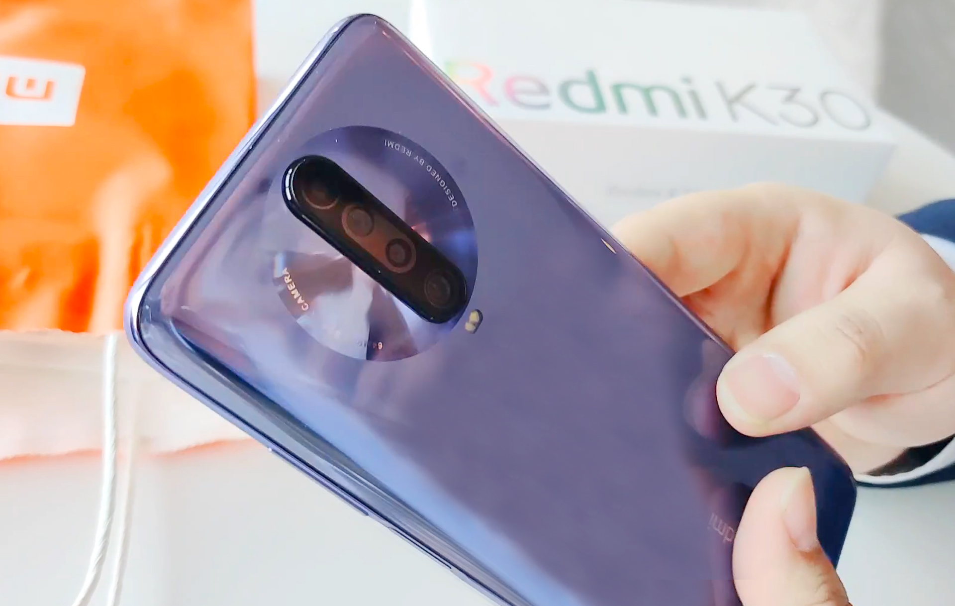 摄像头|药丸屏加窄下巴，体验国产这款长得像投币机的手机，玩游戏好帮手