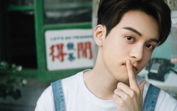 曾舜晞|曾舜晞性取向引发关注，曾透露不喜欢女生，早年聊天记录毁三观