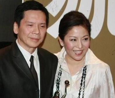 周星驰|向华强夫妇这么恨周星驰，为何不敢“动”他？