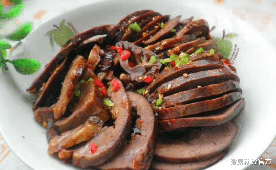 健康新经官方 12岁男孩腿疼入院，查出肾衰竭，医生：“1”汤是祸根，怎能天天喝！