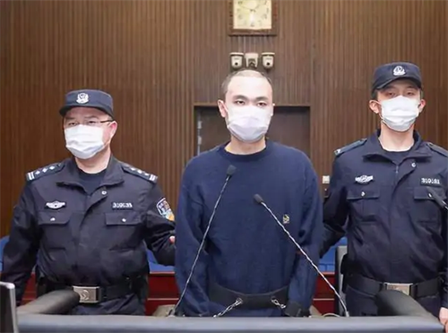 上海一起因父亲溺爱酿成的家庭血案