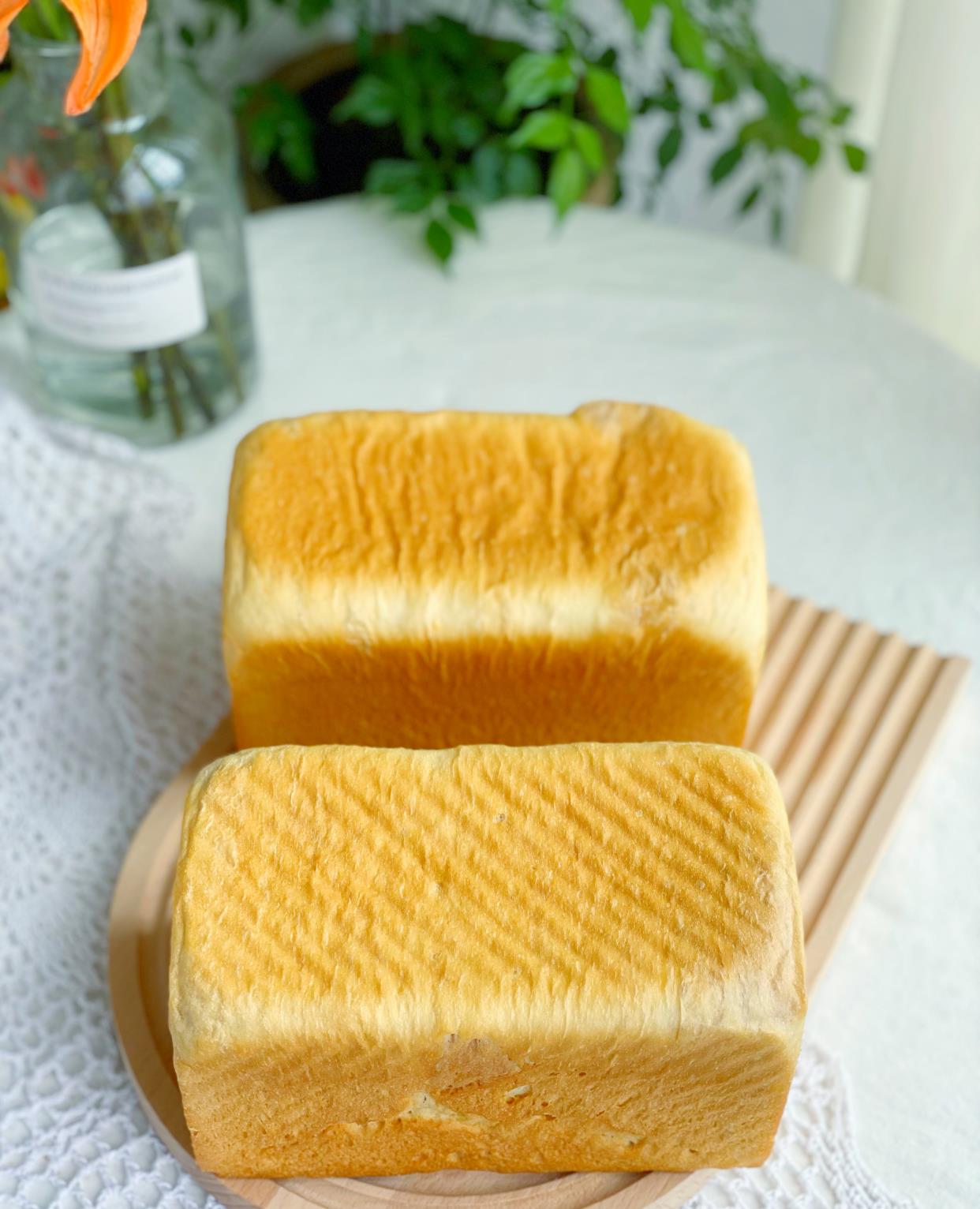 耀眼光芒|暑假，教你一款高颜值的双色吐司，做法简单又松软，好吃又好看