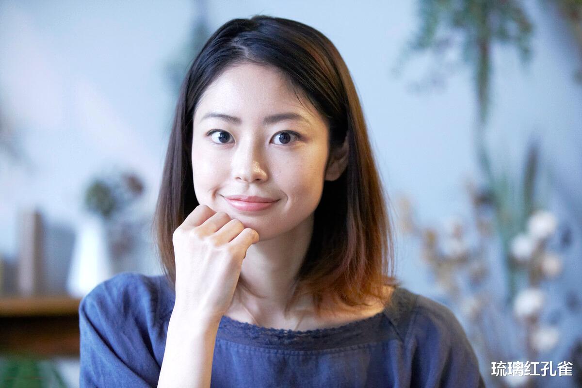 琉璃红孔雀 “弟弟租房住，你凭什么买第二套房？”女儿：他没房，关我啥事
