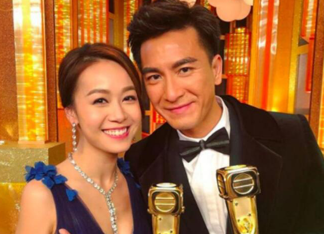 十万个家居为什么|走进马国明在香港的家,墙面还是水泥状态,生活中的他也太乖了