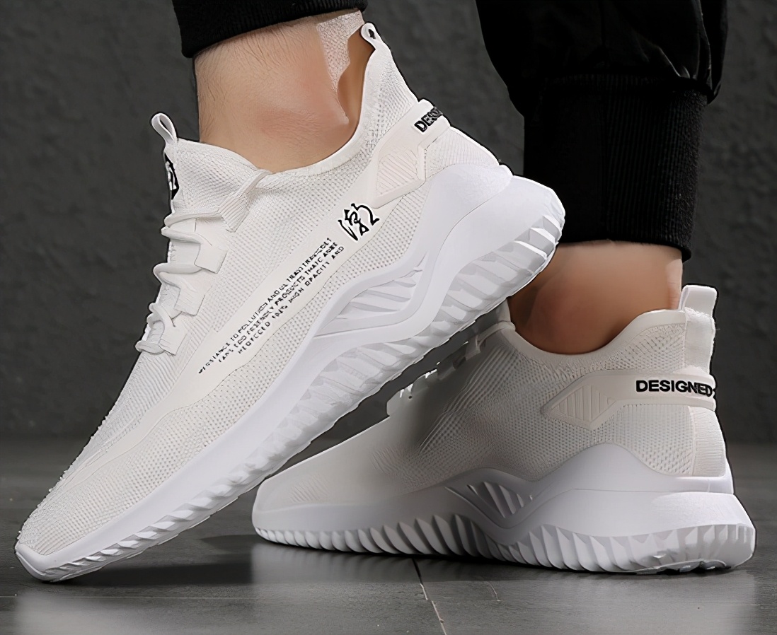 木林森|耐克自动降价,李宁却疯狂割韭菜,网友:吃相真难看,国货之光在哪?