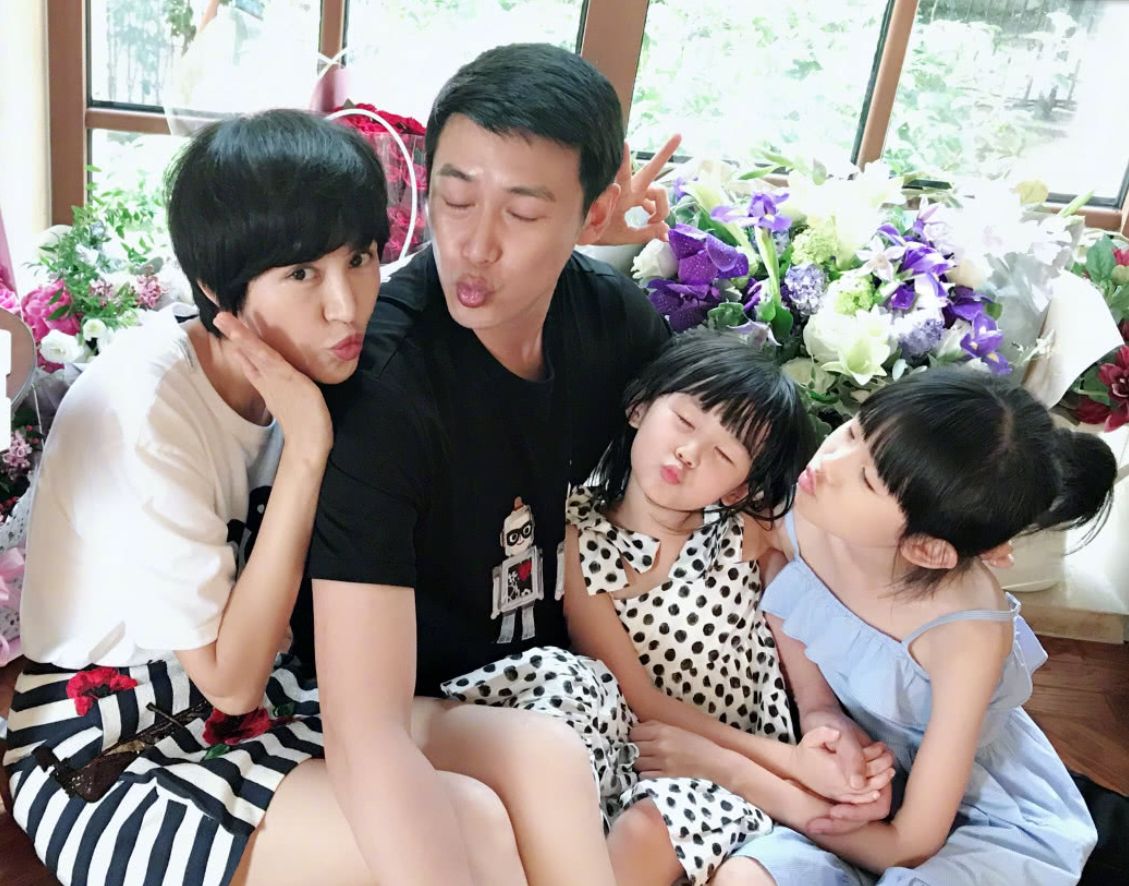 岳云鹏|陆毅夫妇合体参加活动，老婆穿小香风像贵妇，自己却胖成油腻大叔