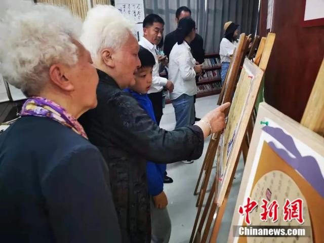 生活报 上甘岭烈士的“表情包”家书看哭众人......