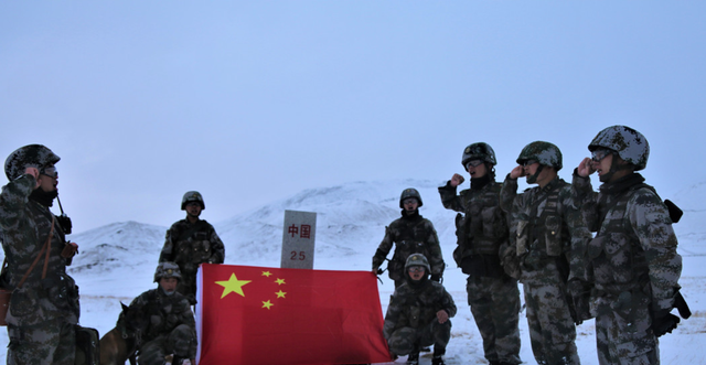 夏光莉|明星的字体又被吐槽，看上去很像“小学生”，肖战的字体更受欢迎