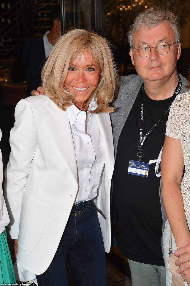 全球时尚风行|法国第一夫人整容后遗症?脸上又动手脚,满面油光红通通没恢复?