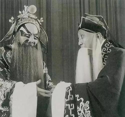 童祥苓|京剧名家童祥苓承认违心批判姐姐，而裘派弟子却掌?恩师太过分