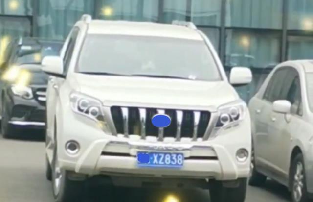 肖战|肖战最豪气粉丝，花巨资打造“应援车牌”，有钱也无法购买同款