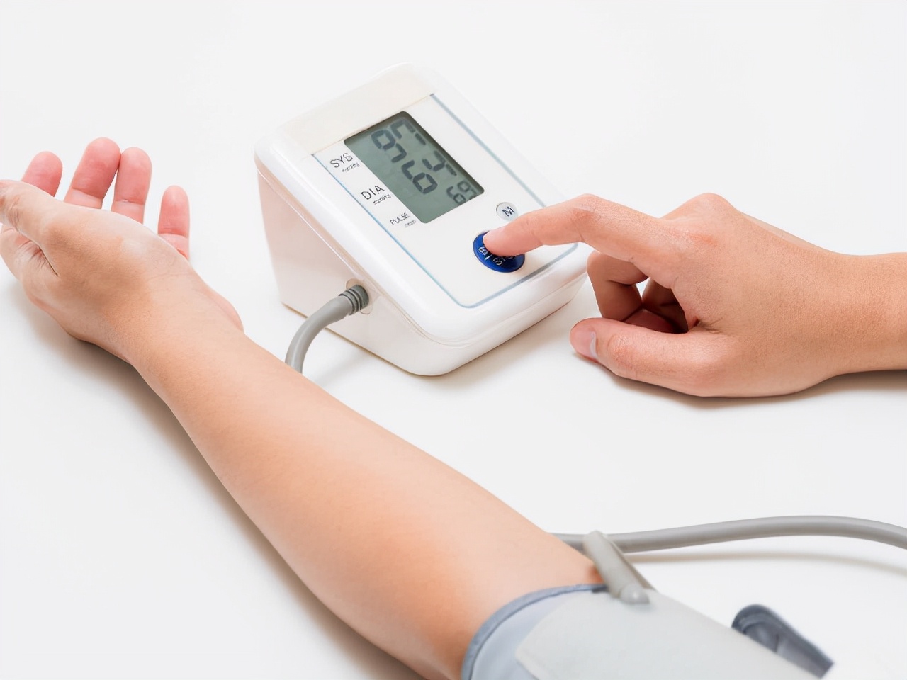 土家九妹 2021“新版血压标准”已公布，男女老少皆适用，不妨自查一下，你的血压或许不高