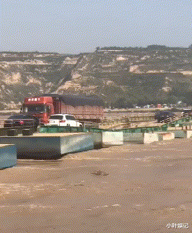 小叶娱记|神回复：让你跟这妹子，在一个屋里待24小时，你会愿意吗？”