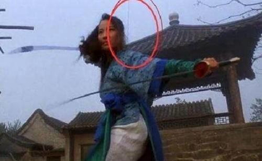 穿帮镜头|史上最“尴尬”穿帮镜头，大妈：我当群演那么辛苦，演下鬼子怎么了