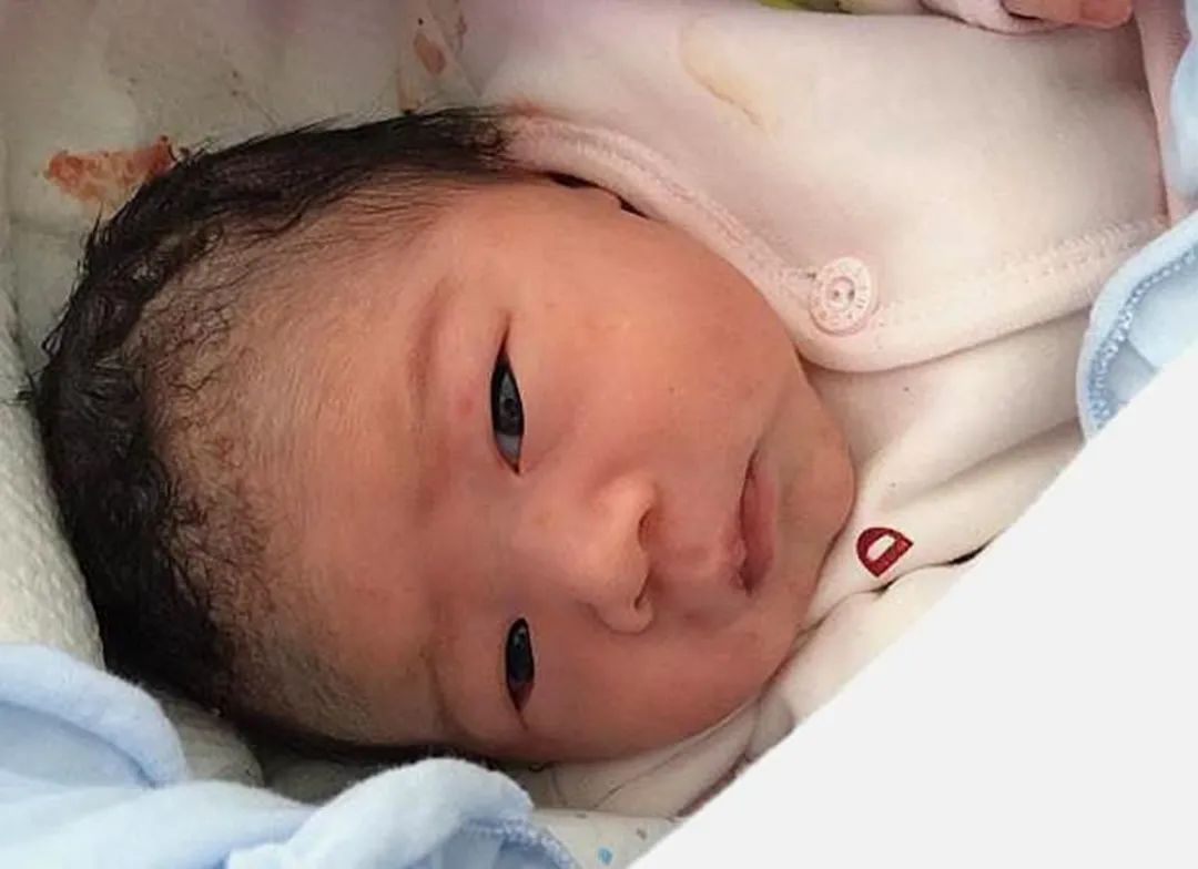 饭饭妈妈育儿|给孩子穿衣多了少了都不好，家长掌握穿衣公式，宝宝舒服过每一天