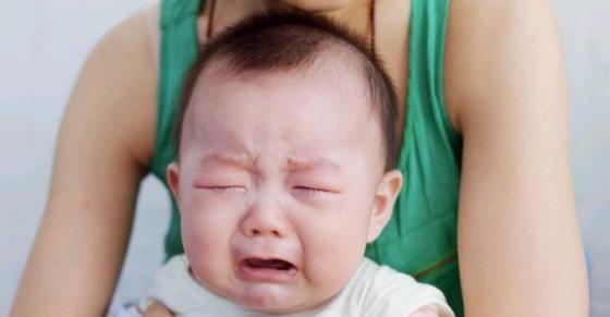 图图爸爸|夏天孩子容易出痱子，怎么办？了解原因，针对情况护理是关键