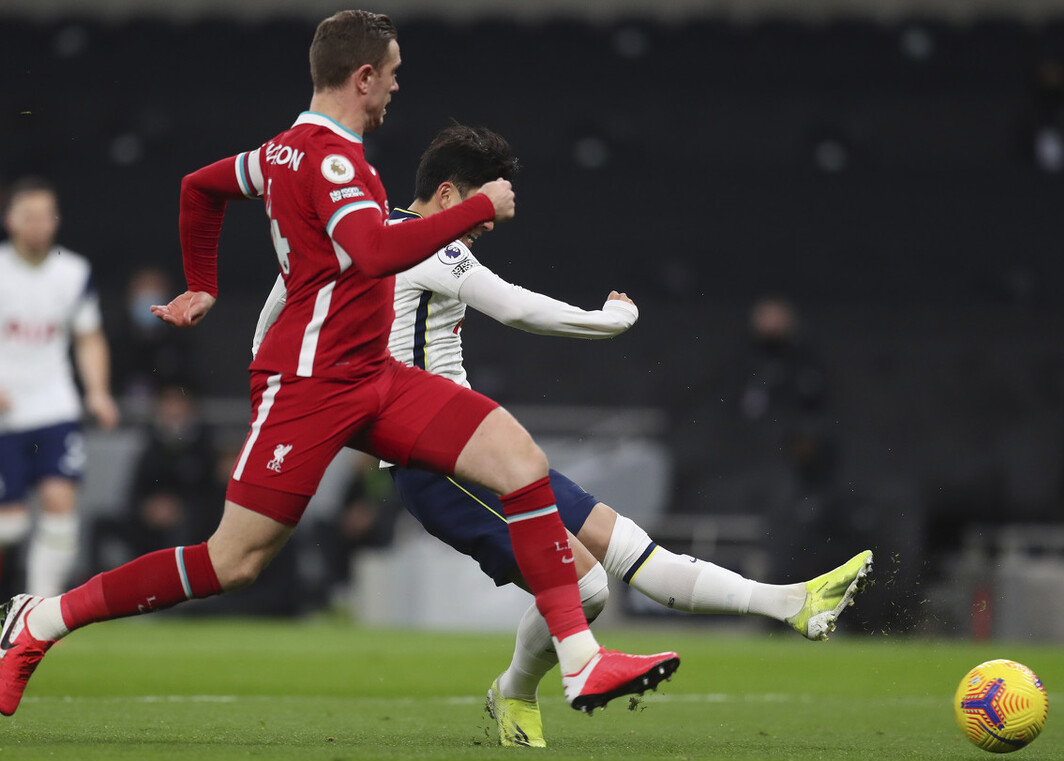 热刺|神剧情！2进球被吹+2低级失误！热刺崩盘，克洛普怒吼庆祝